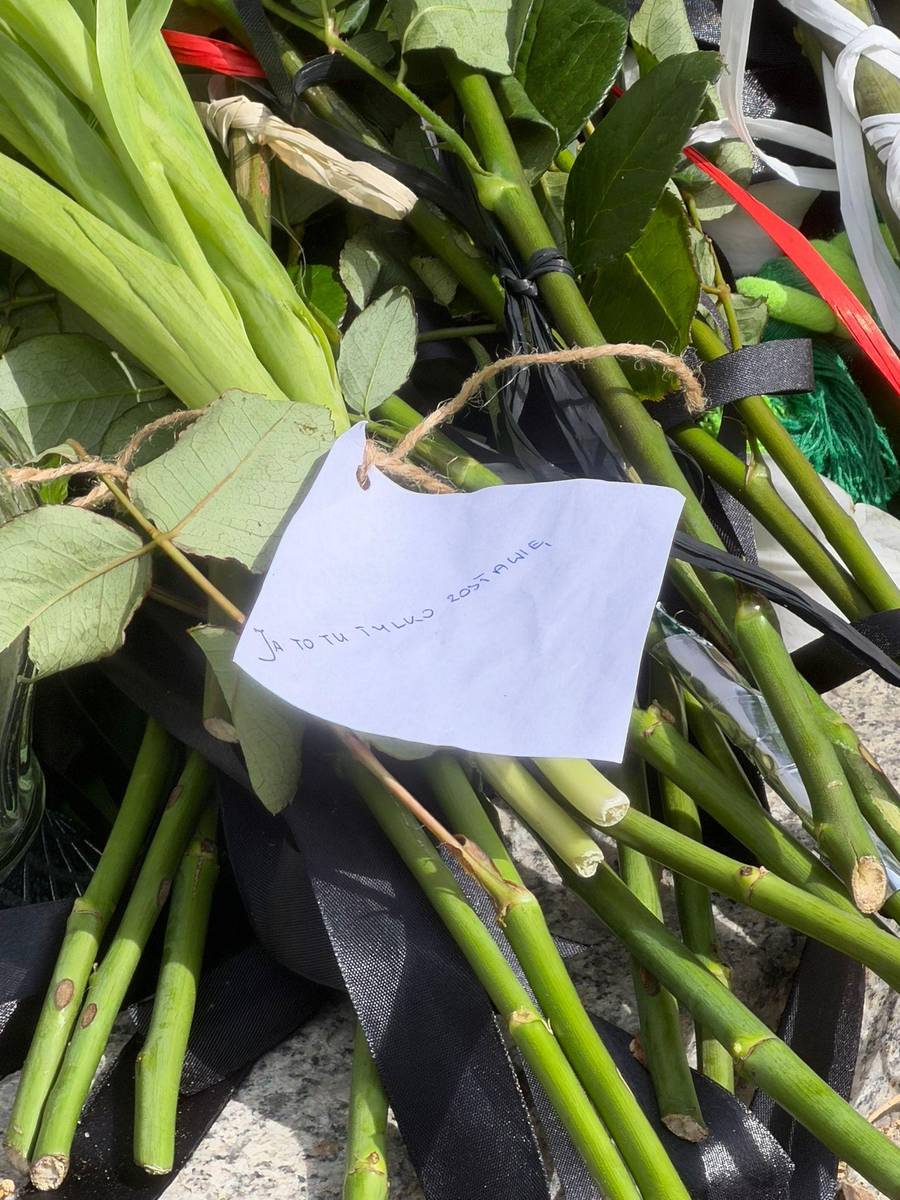 Staż marszałkowska nakazuje usunąć kwiaty w hołdzie dla posła Litewki, fot. Kozaczek Exclusive