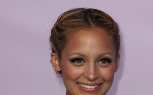 Nicole Richie promuje swoją biżuterię