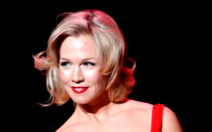 Jennie Garth, Amanda Bynes i Tori Spelling na wybiegu (FOTO)