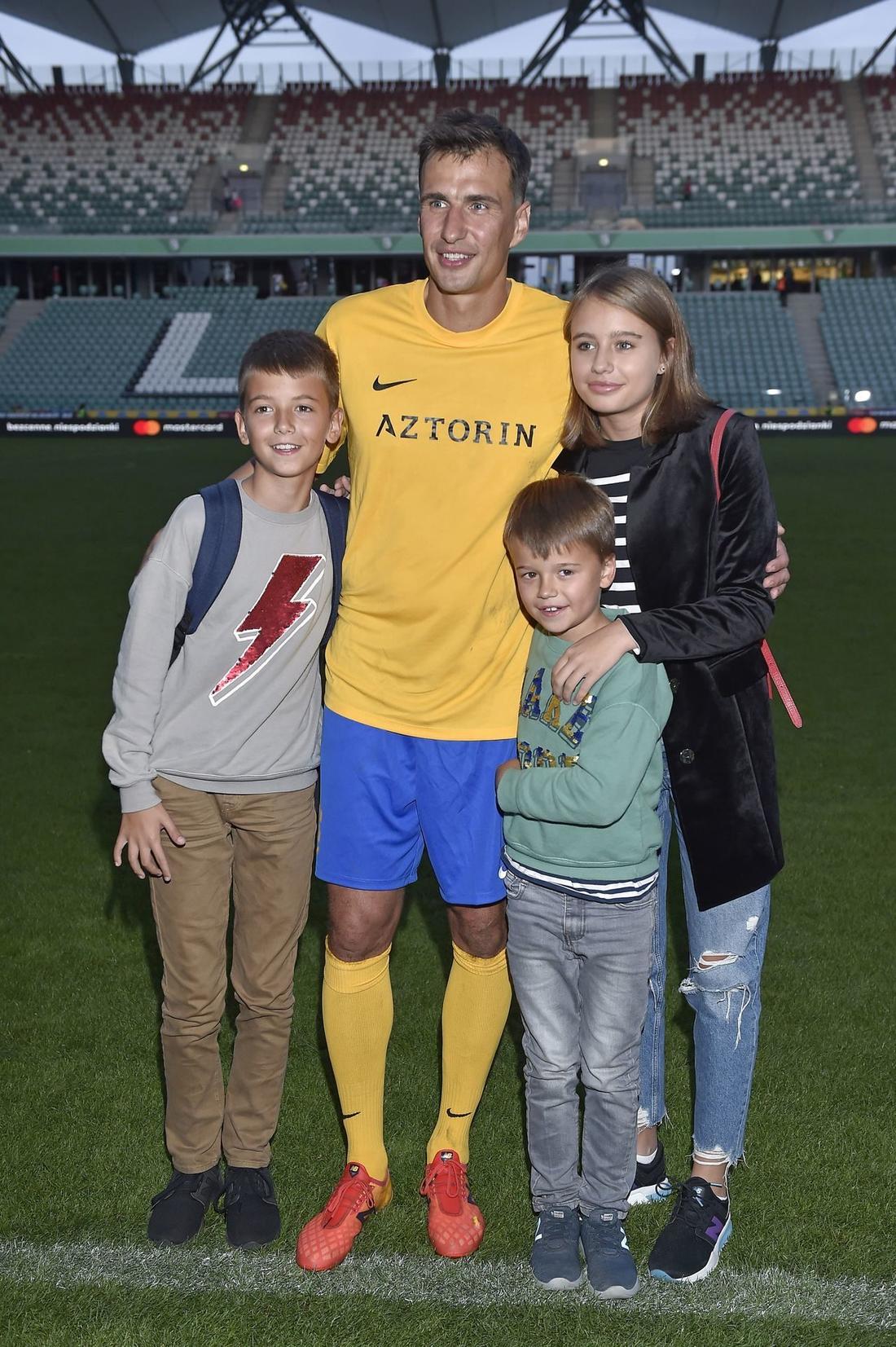 Jarosław Bieniuk z dziećmi