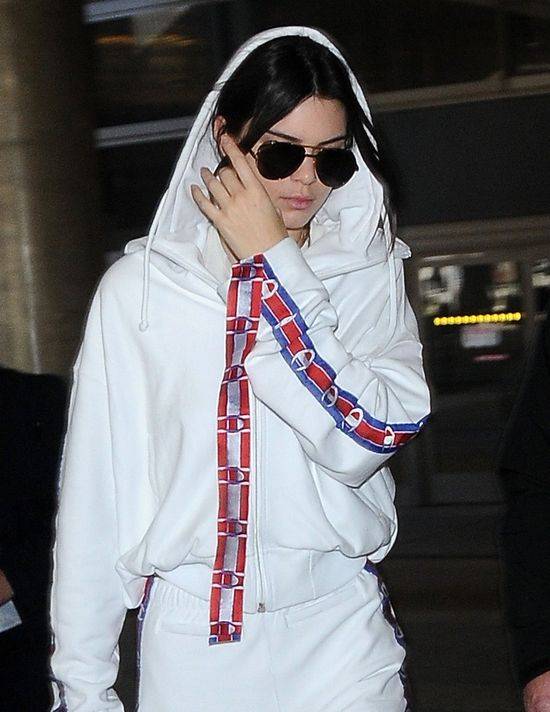 KTOŚ robił wszystko, by Kendall Jenner potknęła się na wybiegu