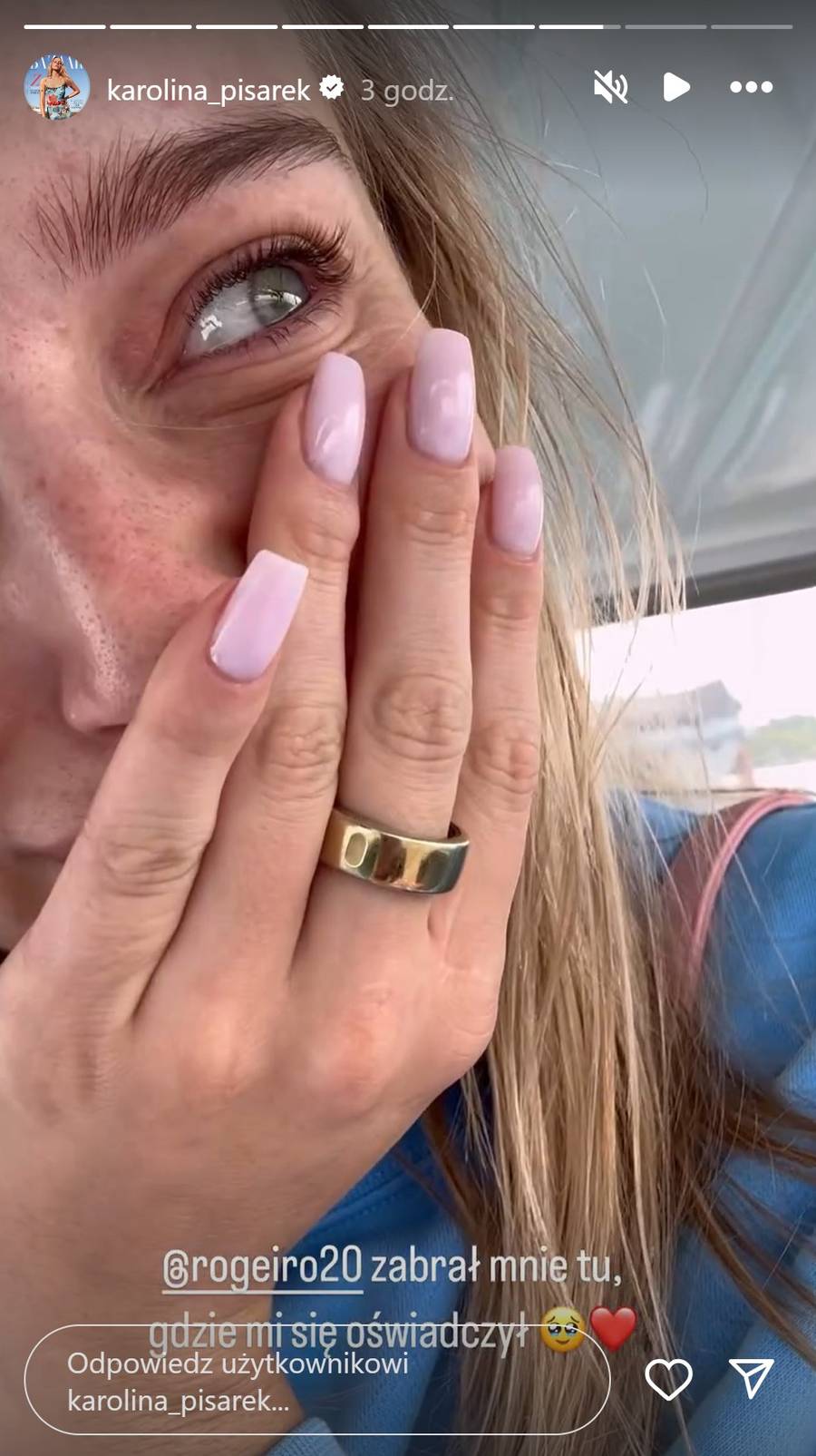 Karolina Pisarek ZALAŁA SIĘ ŁZAMI! Roger zabrał ją w miejsce oświadczyn