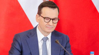 Mateusz Morawiecki miał wypadek. Leży w gipsie