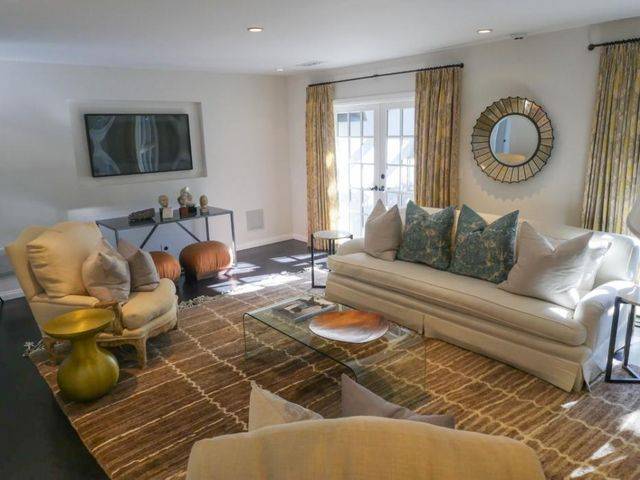 Tak mieszkała Leighton Meestser będąc singielką