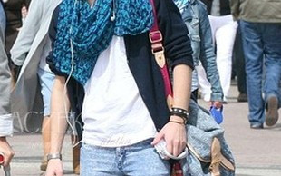 Który mężczyzna nosi taką samą torbę, jak Doda? (FOTO)