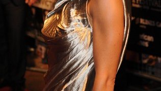 Hilary Swank – nieogolona pacha na czerwonym dywanie! (FOTO)