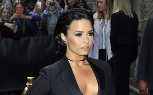 Ups! Demi Lovato zaliczyła spektakularny upadek…