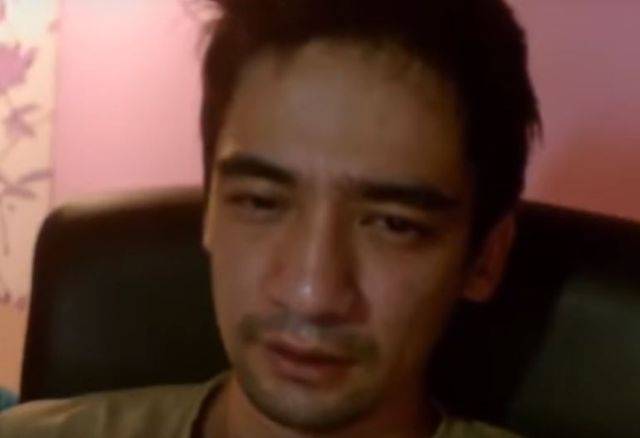 Popełnił SAMOBÓJSTWO na wizji! Śmiertelnie ugryzł go wąż (VIDEO)