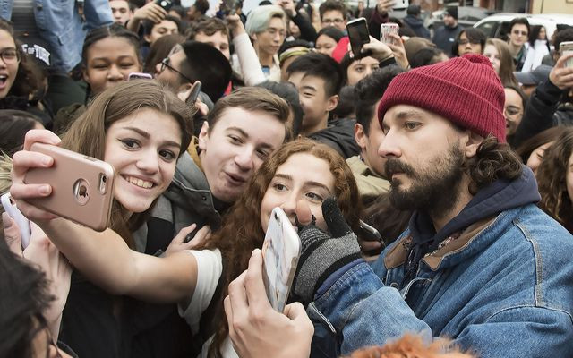 Nie uwierzysz, w jaki sposób Shia LaBeouf pozbył się neonazisty!
