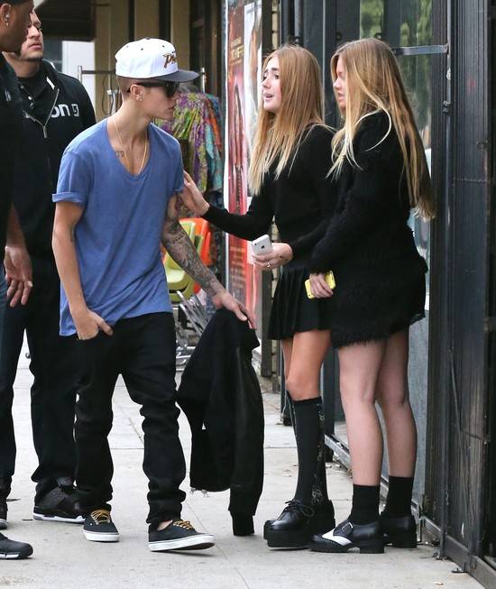 Justin Bieber nosi za luźne spodnie