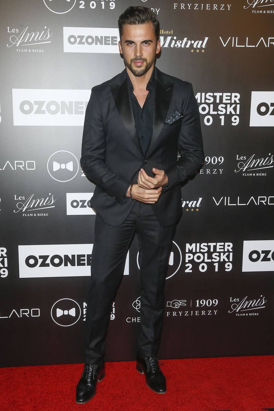 Justyna Żyła z mega opalenizną, Paula Tumala z dużym brzuszkiem i inni goście gali Mistera Polski 2019