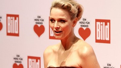 Charlene, Księżna Monako, na gali w Berlinie (FOTO)