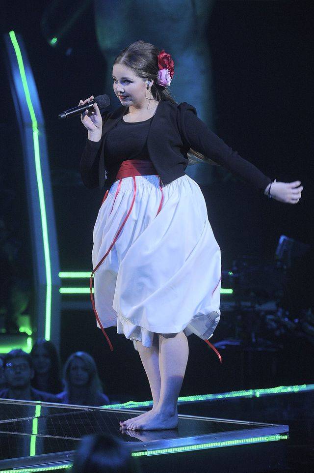 Aleksandra Nizio na scenie The Voice of Poland