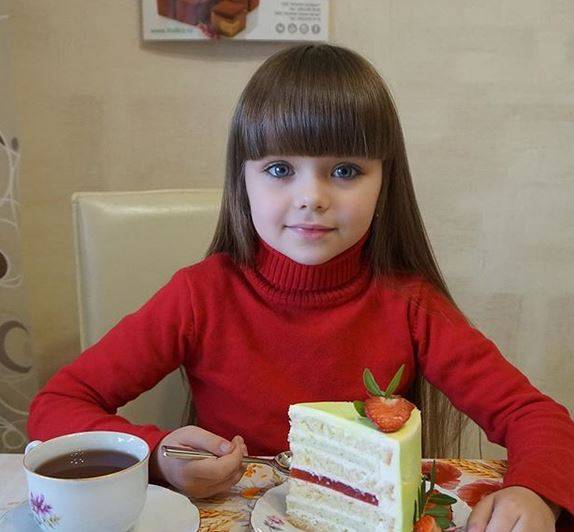 Okrzyknięto ją NAJPIĘKNIEJSZĄ dziewczynką na świecie!