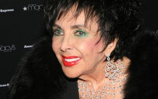 Elizabeth Taylor nie ustaje (FOTO)