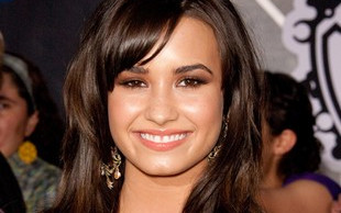 Demi Lovato: Szkoda, że większość piosenek jest o piciu