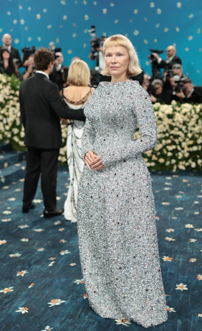 Met Gala 2025: Rihanna w trzeciej ciąży, Miley Cyrus, Pharrell Williams z żoną, Anne Hathaway… (NA ŻYWO)