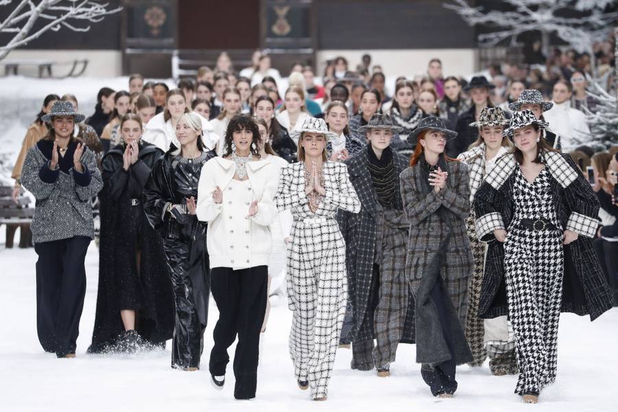 NIEZWYKŁY pokaz Chanel – dwa tygodnie po śmierci Karla Lagerfelda