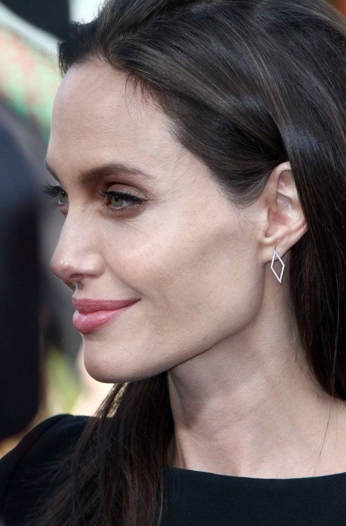 Angelina Jolie zabija głód w prosty i bardzo niezdrowy sposób