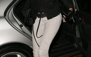 Kate Moss wezwała do domu egzorcystę