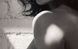 Zobacz, jak Jessica Biel robi striptiz (FOTO)