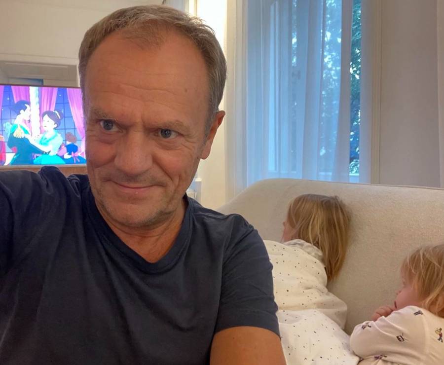 Jak mieszka Donald Tusk? Od 30 lat żyje w skromnym sopockim mieszkanku w kamienicy! (ZDJĘCIA)