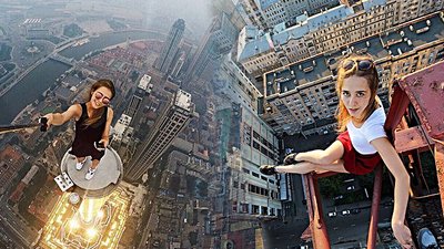 Szok! Ta dziewczyna RYZYKUJE ŻYCIE, aby… wykonać najlepsze selfie!