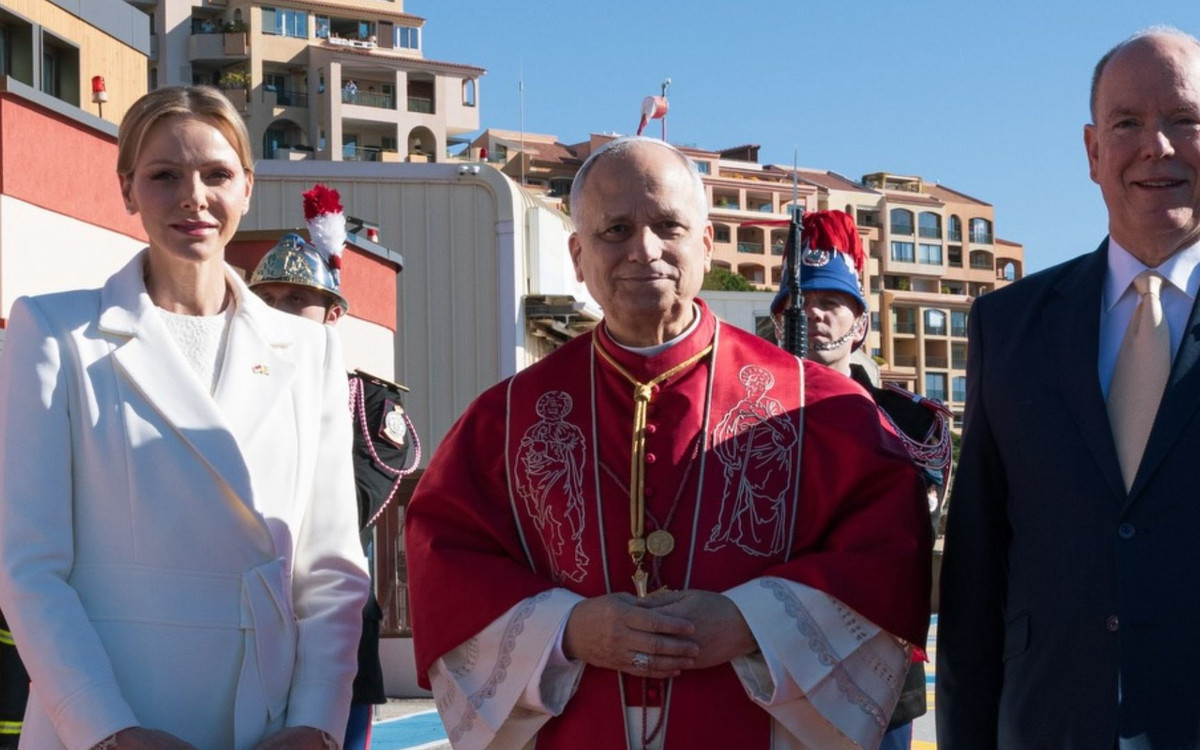 Złamała protokół? “Najsmutniejsza księżna” na spotkanie z papieżem nie ubrała się na czarno