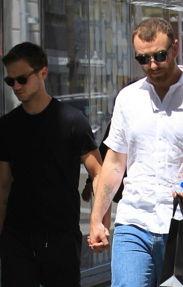 Sam Smith z aktorem serialu “13 powodów”. Miłość kwitnie!