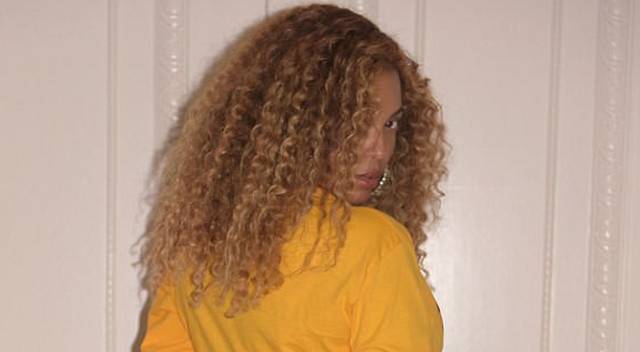 8 tygodni po urodzeniu bliźniaków Beyonce pokazała całkowicie płaski brzuch!