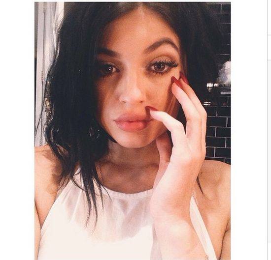 Usta Kylie Jenner przedmiotem internetowego sporu