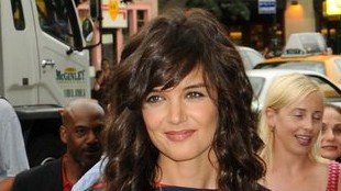 Co Katie Holmes dostała  na 32. urodziny?