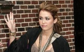Miley Cyrus w drodze do Davida Lettermana (FOTO)
