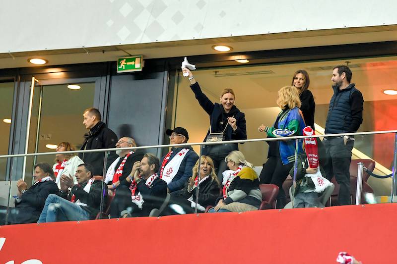 Mecz Polska – Estonia. Wojciech Modest Amaro i Agnieszka Amaro, Anna Lewandowska z rodziną…