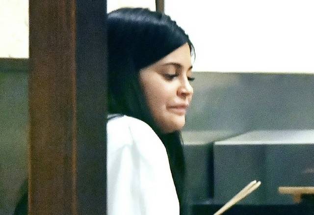 Co się dzieje z ustami Kylie?! Na temat jej wielkich warg wypowiedział się EKSPERT