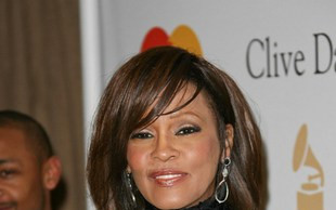 Houston zmarła na skutek pomieszania leków i alkoholu?