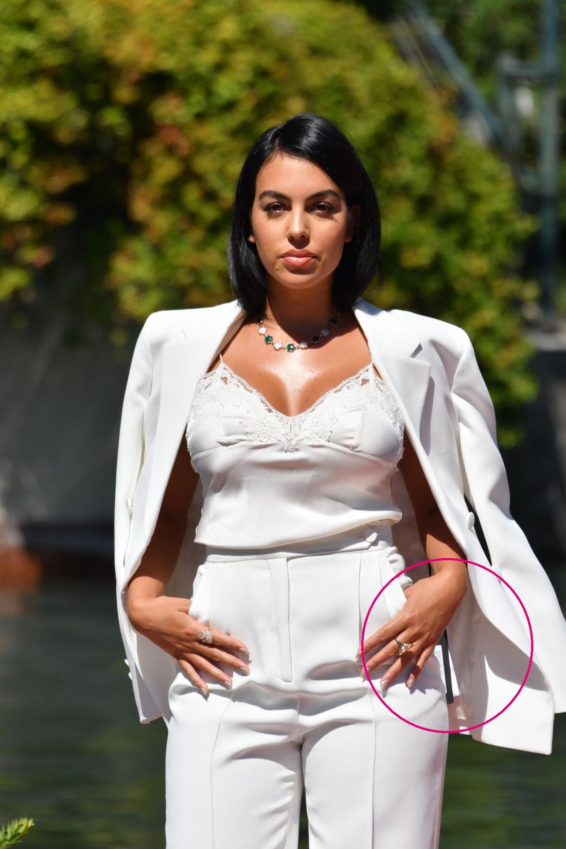 Georgina Rodriguez w białym stroju