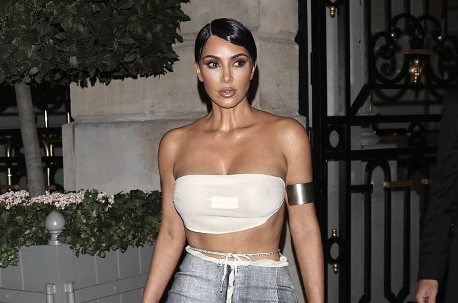 Nowa twarz Kim Kardashian! Fani komentują: “Wyglądasz jak twoja mama Kris”. Podobne? (FOTO)