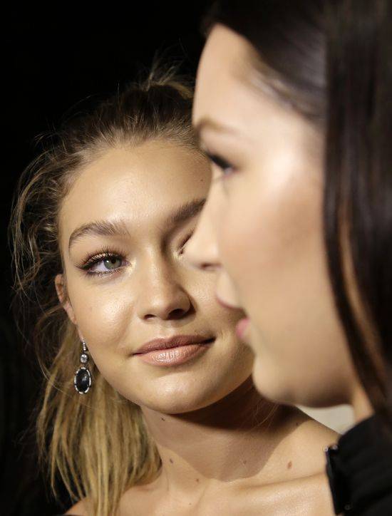 Ta modelka podsłuchała kłótnię Belli i Gigi! O co kłócą się modelki?