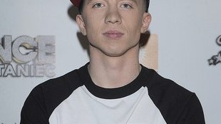 Alan Andersz namawia do seksu z prezerwatywą [VIDEO]