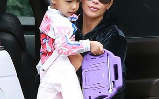 OMG! Co stało się z figurą Kim Kardashian? Coś tu nie gra…