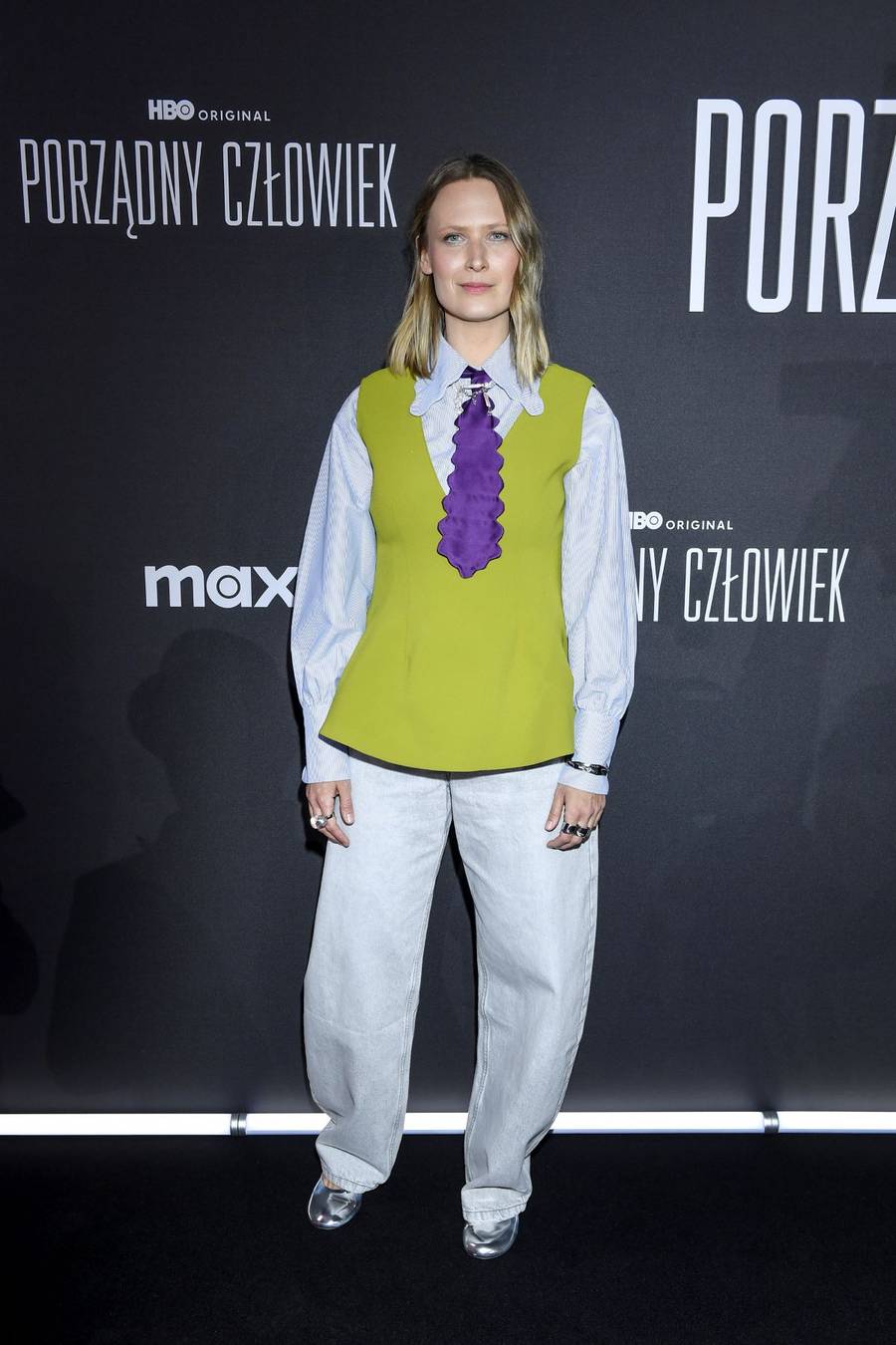 Gwiazdy na pokazie serialu “Porządny człowiek”. Zakochani Czeczot i Gorczyca, Kuna z ukochanym…(FOTO)