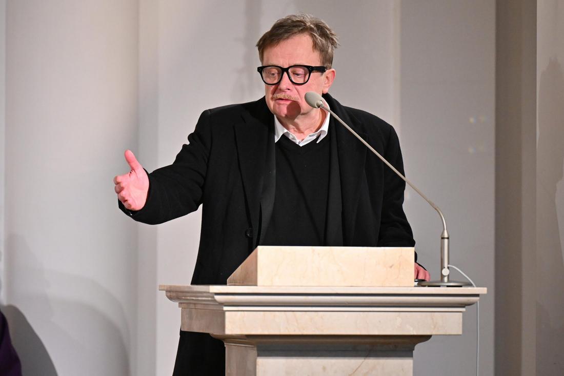 Poruszające sceny na pogrzebie Linde-Lubaszenki. To zrobił Olaf po przemówieniu, fot. AKPA/ KAPiF