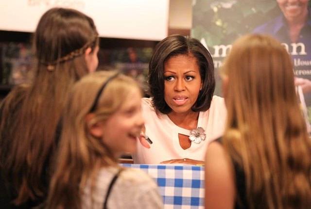 Michelle Obama promuje książkę