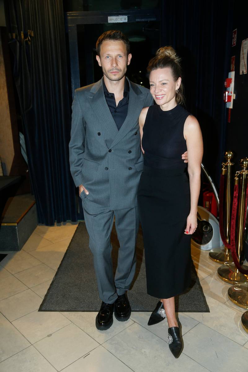 Boczarska i Banasiuk debiutują razem na scenie. Na premierze Olga Bołądź z mężem…