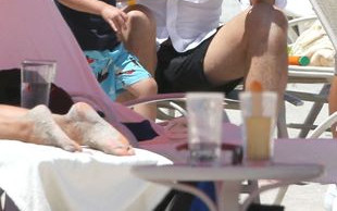 Twerkające panie i synek Robina Thicke (VIDEO)