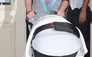 Kim Kardashian broni się: Nie zaniedbuję dziecka!