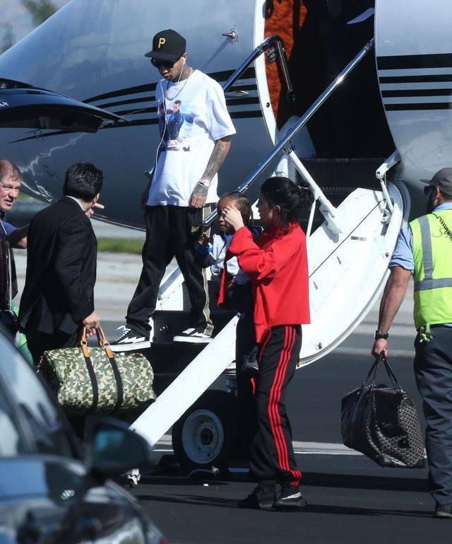 Ale JAK TO?! Kylie Jenner ROZCZOCHRANA? Szykuje się do roli mamy?