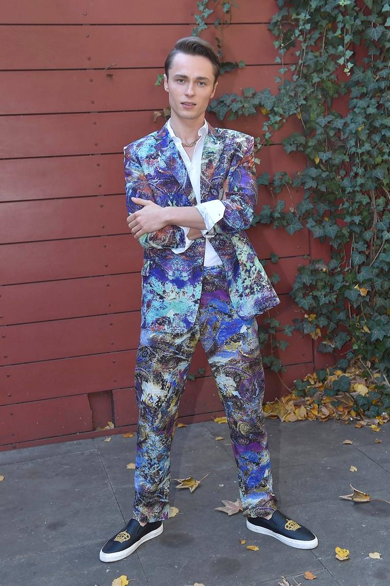 Warnke w peruce u Vegi! Mamy zdjęcia z planu Kobiety mafii 2