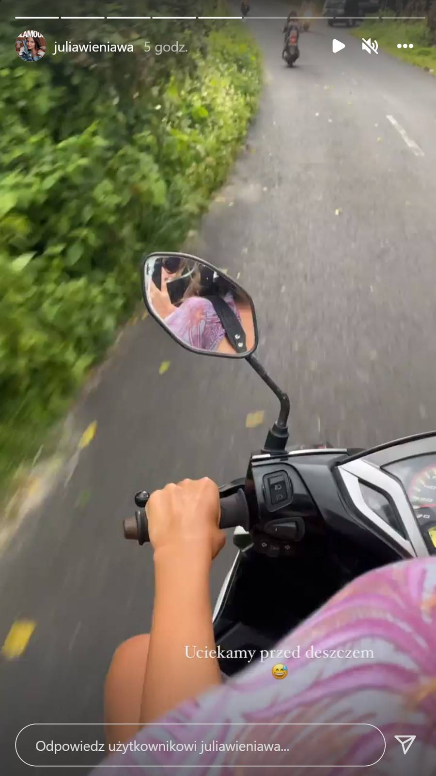 Julia Wieniawa WYPOCZYWA z daleka od wojny na Ukrainie!